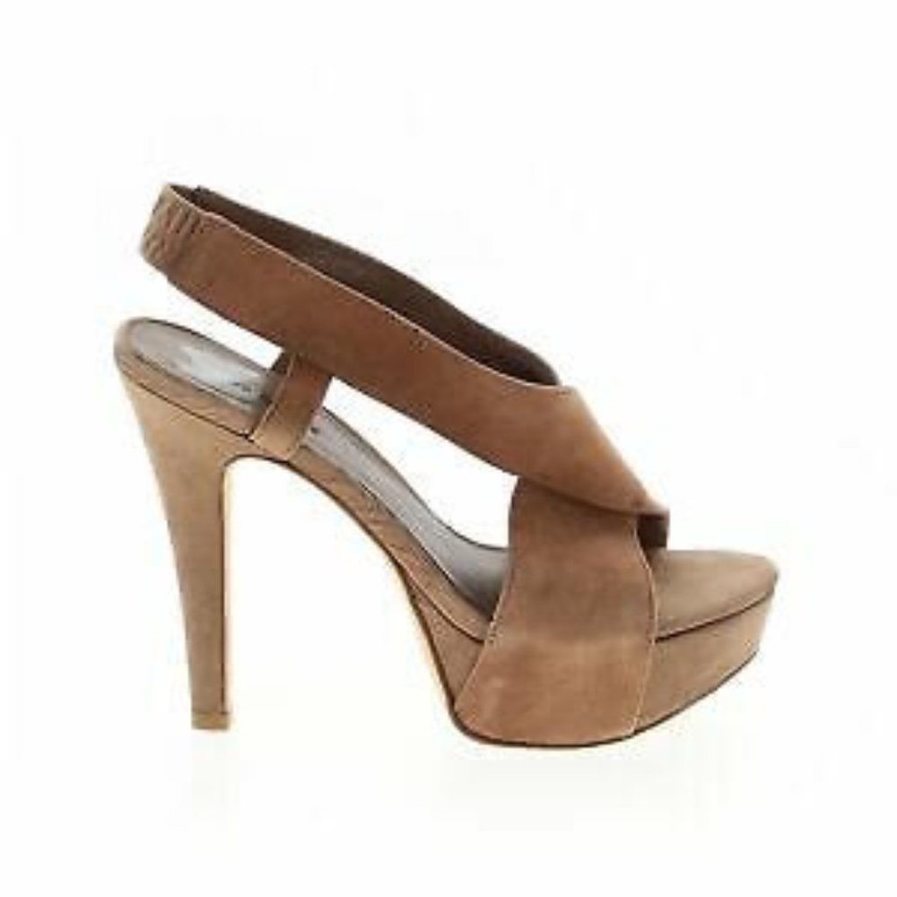 ❄️WINTER SALE PRICE $20❄️ Tan Suede Platform